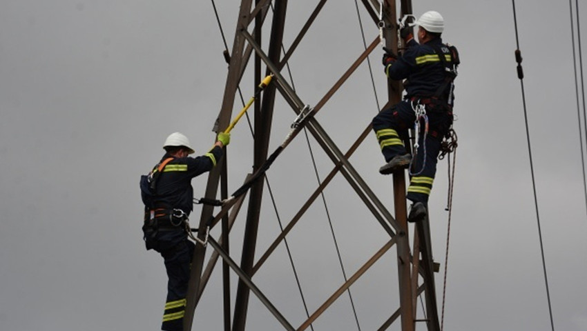 İstanbullulara hafta sonu uyarısı: Birçok ilçede elektrikler kesilecek!