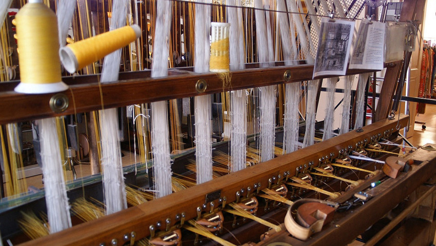 Ekonomik kriz 2 tekstil şirketini daha batırdı