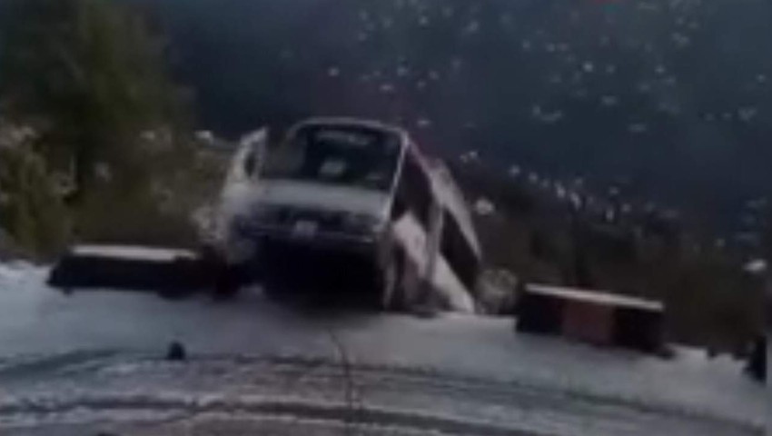 Yolcu otobüsü uçurumdan yuvarlandı: 5 ölü, 3 yaralı var