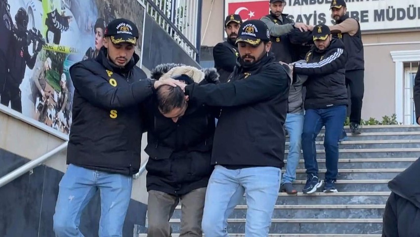 İstanbul'da gencecik bir kadın tecavüz edildikten sonra öldürülerek yol kenarına atıldı!