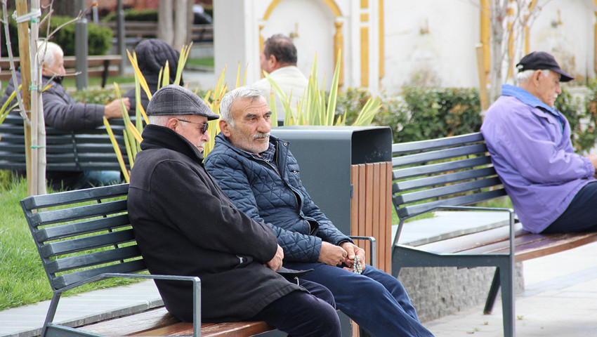 Milyonlarca emeklinin 2026 yılı maaş zammı için kötü haber geldi