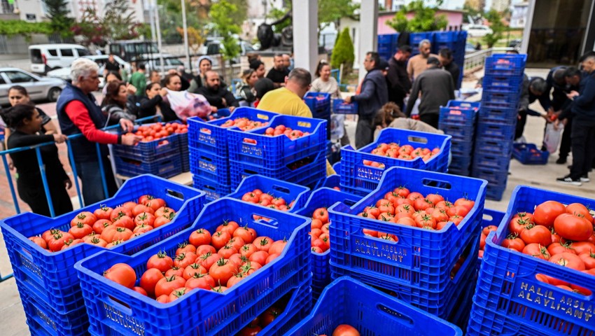 Muratpaşa’dan 10 tonluk tarım desteği