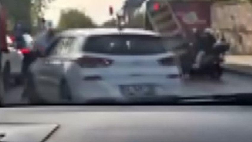 İstanbul trafiğinde ''cinayete teşebbüs'' saniye saniye kamerada!