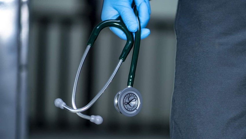 Palyatif bakım merkezinde görevli doktor 15 hastasını öldürmekle suçlanıyor!