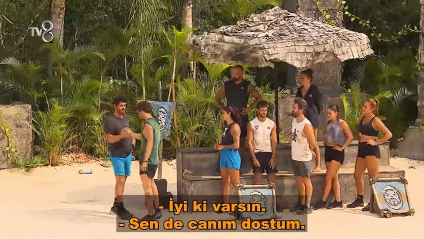 Survivor adasında sürpriz veda... Gözyaşları içinde terk etti...