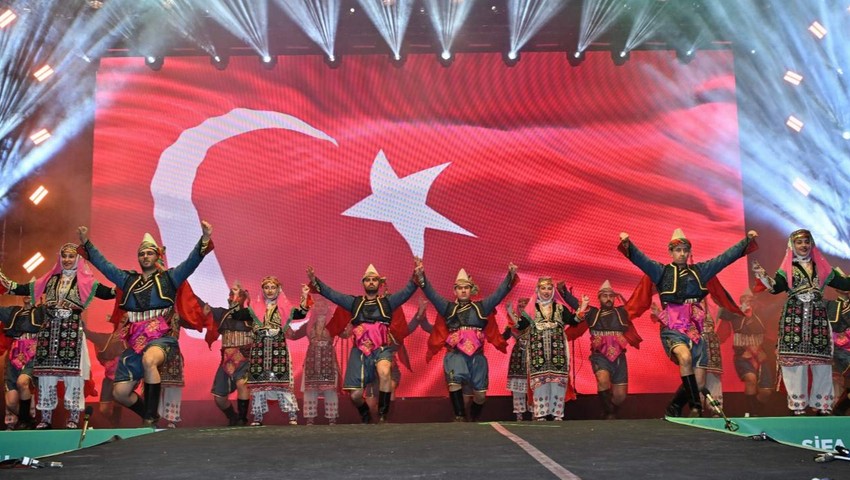 Mansa'daki Mesir Macunu Festivali'nde Kültür ve Nostalji Dolu Unutulmaz Gece