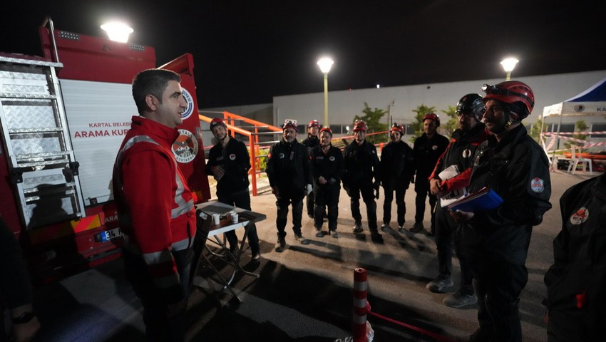 Kartal Belediyesi Arama Kurtarma Ekibi ağır seviye akreditasyon sınavını başarıyla geçti