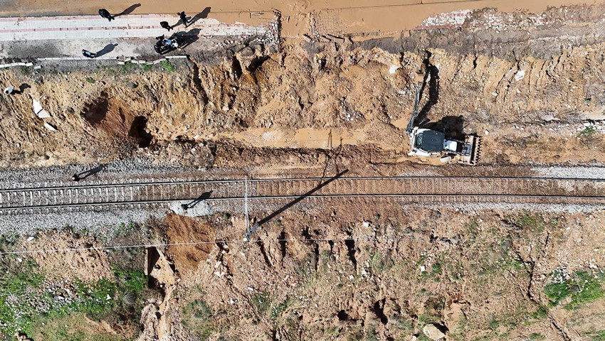 Sel bir şehrimizi yuttu! Dereler taştı, tren seferleri durdu, evleri ve tarlaları su bastı, - Resim: 1