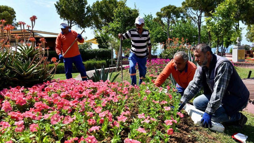 Muratpaşa’nın renkli emeği: Çiçek Desenleri Günleri başlıyor