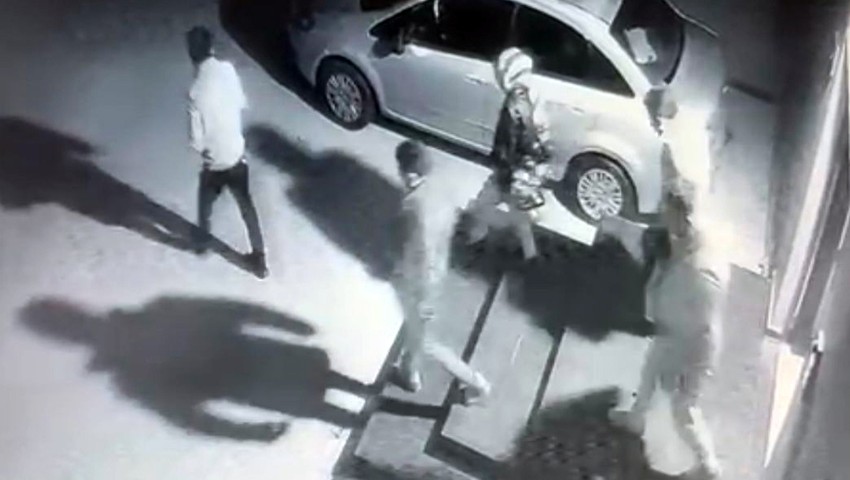 ''Sevgilinden ayrılamazsın'' çetesi kamerada: Gasp, tehdit, şantaj...