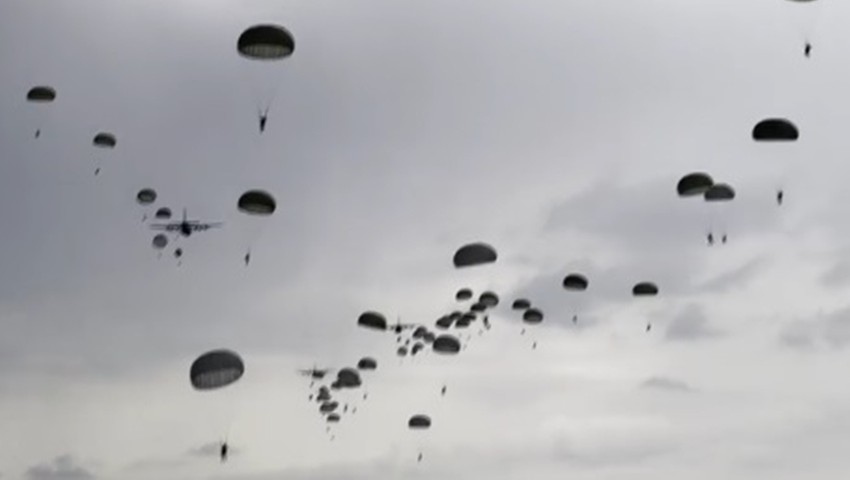Türk komandosu gökyüzünde şov yaptı! Onlar Türkiye'nin en seçkin askeri birliği...