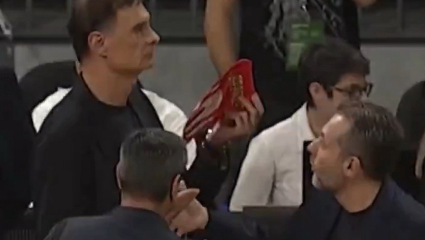 Ergin Ataman'dan maç sonuna damga vuran hareket