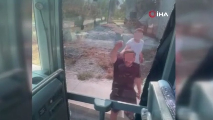 Trafik teröristleri bu sefer de turist otobüsüne saldırdı - Resim: 2