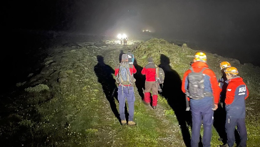 Trabzon'da doğa yürüyüşü yapan 75 kişi sis nedeniyle kayboldu
