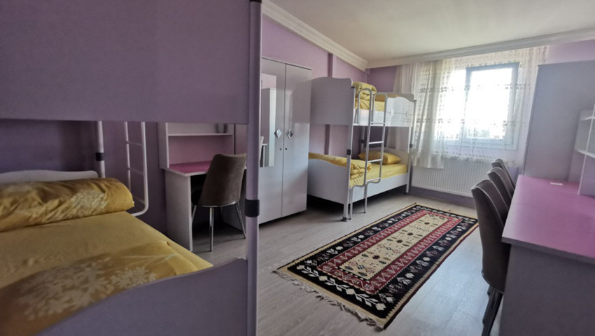 Uşak Kız Öğrenci Yurdu Arayışında Güvenli ve Konforlu Seçenek Hangisi?