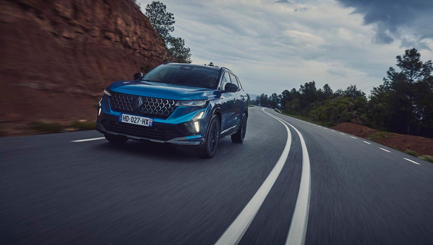 Renault'un ezber bozan SUV'u yenilenerek Türkiye'de yollara indi