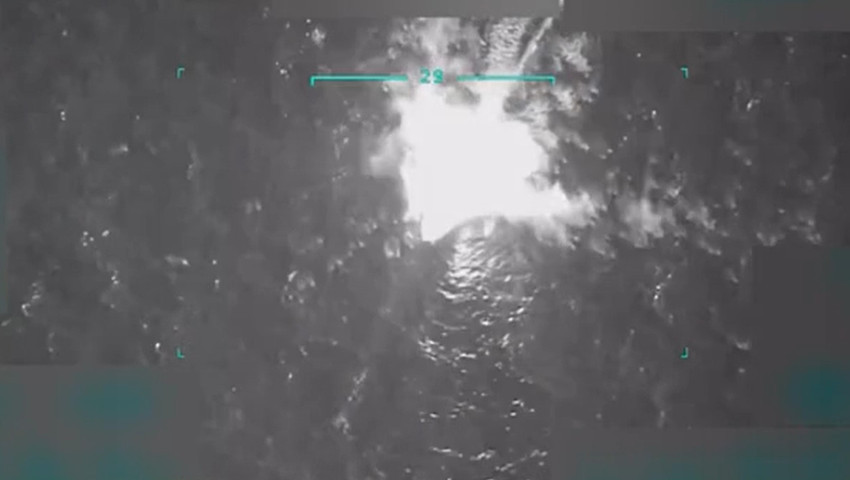 Deniz kuvvetlerinden uyuşturucu teknesini nokta operasyonla vurdu!