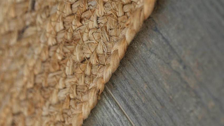 Zemindeki Sadelik Trendi: Jüt Halılar Yaşam Alanlarını Dönüştürüyor