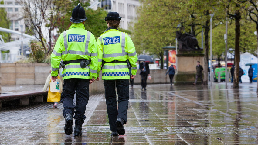 Sinagog önünde kanlı saldırı: 2 ölü, 2 yaralı var