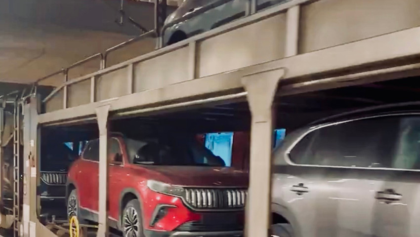 TOGG T10X ve TOGG T10F'ler trenlere yüklendi; yerli otomobilin Avrupa yolculukları başladı