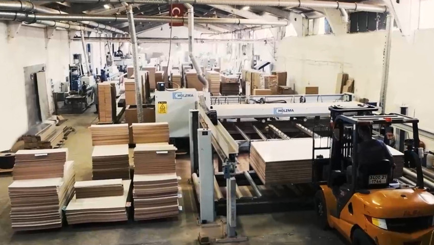 200 çalışanı vardı... Borç batağındaki mobilya devi resmen iflas etti