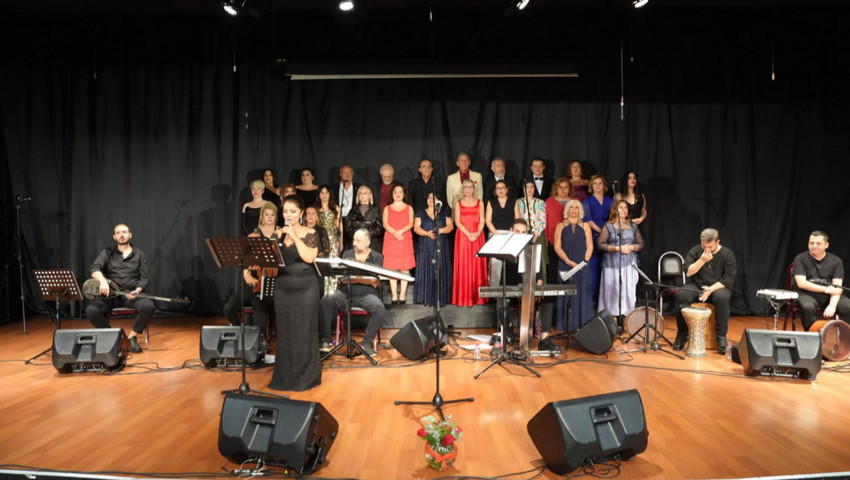 Kartal'da ‘Kasım Ayına Yakışan Şarkılar’ Dinleyenlere Müzik Ziyafeti Yaşattı