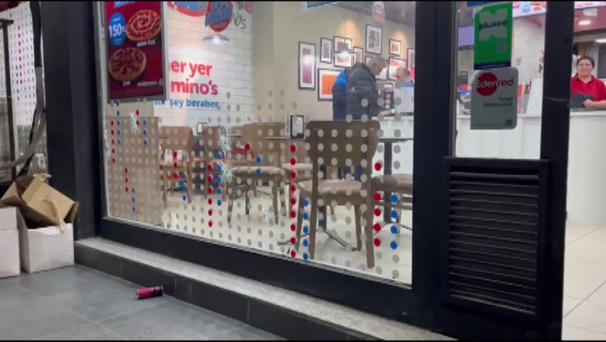 Pizza dükkanına kurşun yağmuru