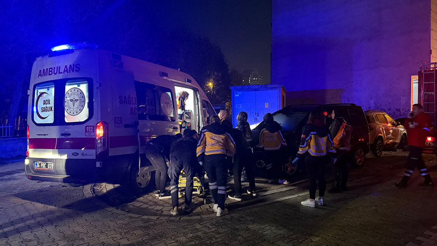 İstanbul'da 5 katlı apartmanda yangın paniği: Son anda kurtarıldılar!