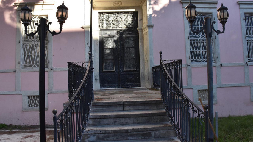 Atatürk'ün emaneti Latife Hanım Köşkü'nde skandal görüntüler