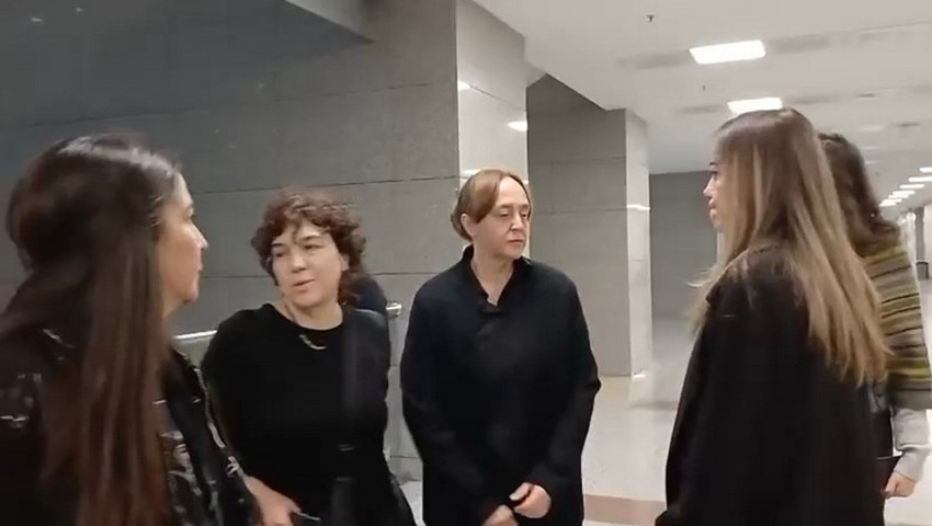 Menajer Ayşe Barım'a ''hükümetini ortadan kaldırmaya teşebbüse yardım''dan hapis cezası!