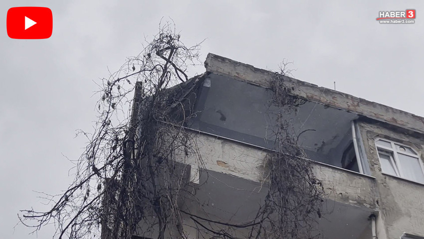 İstanbul'da korku dolu anlar; 4 katlı bir apartmanın çatısı çöktü!