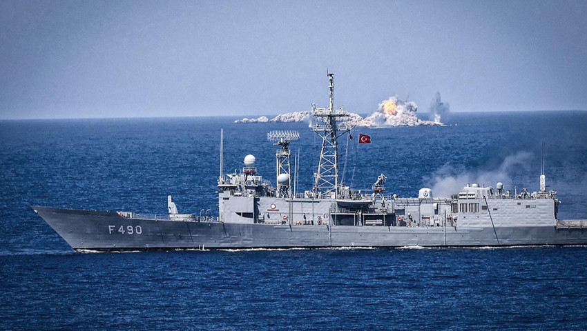 Türk Deniz Kuvvetleri'nden Mavi Vatan'da dev gövde gösterisi!