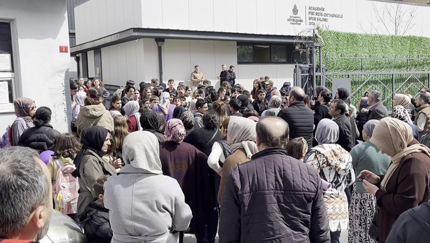 İstanbul'da okulda büyük panik: Çok sayıda öğrenci hastaneye kaldırıldı
