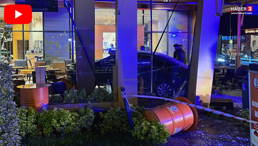 İstanbul'da dehşet anları kamerada! Otomobil kafeye daldı, müşteriler canını zor kurtardı