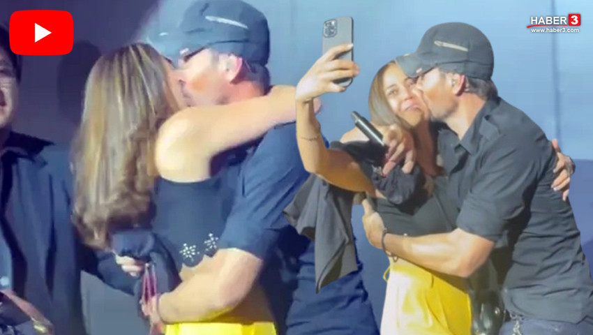 Ünlü şarkıcının konserinde olay! Selfie için sahneye atlayan hayranını dudaklarından öptü!