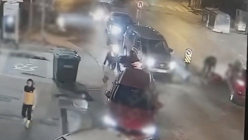 İstanbul'da genç iş kadının hayatını kaybettiği korkunç kaza kamerada! - Resim: 2