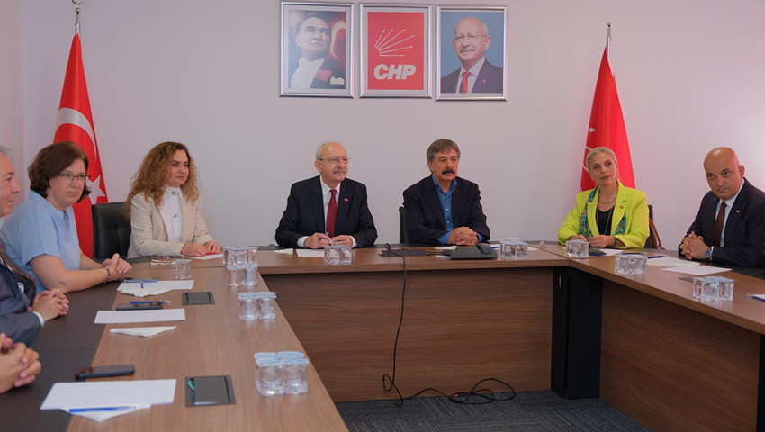 CHP'de Özgür Özel dönemindeki tüm ihraçlar iptal edildi!