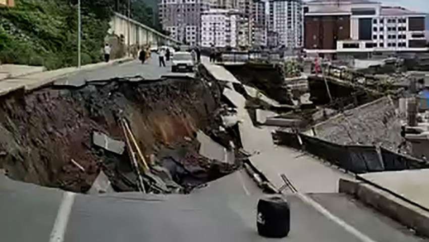 Rize'de korku dolu anlar: Yol çöktü, 2 bina tahliye edildi