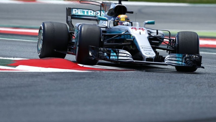 İspanya'da kazanan Hamilton
