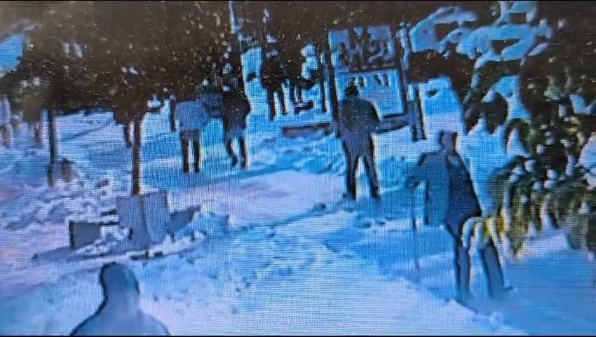 Karda kahreden ölüm kamerada - Resim: 2