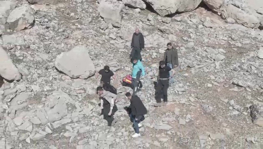 Kayıp olarak aranan kız çocuğu dron ile bulundu - Resim: 4
