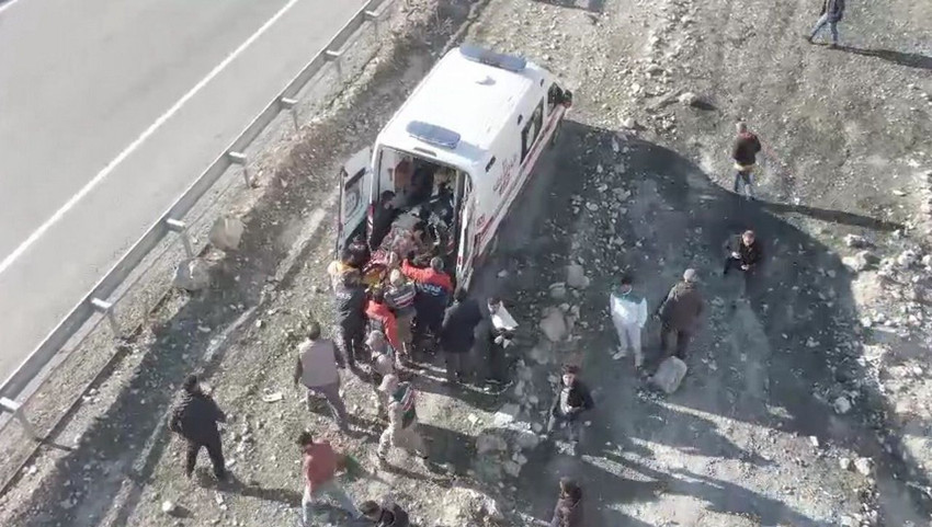 Kayıp olarak aranan kız çocuğu dron ile bulundu - Resim: 1