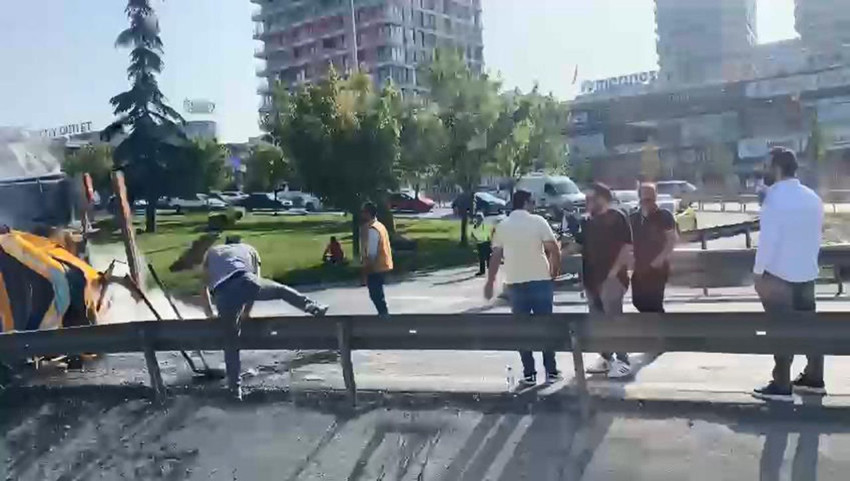 İstanbul trafiğinde büyük kaza: Trafik arapsaçına döndü - Resim: 3