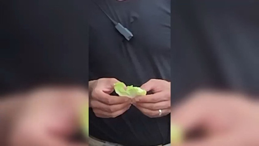Koruma polisine çiğköftesiz çiğköfte ikram eden Vali bu sefer işi tatlıya bağladı - Resim: 2