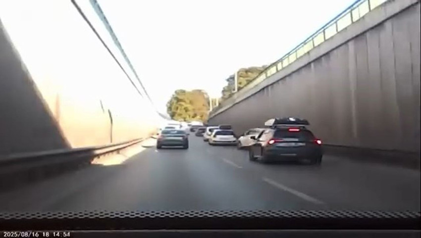 Trafikte güpegündüz alkollü sürücü dehşeti kamerada - Resim: 4