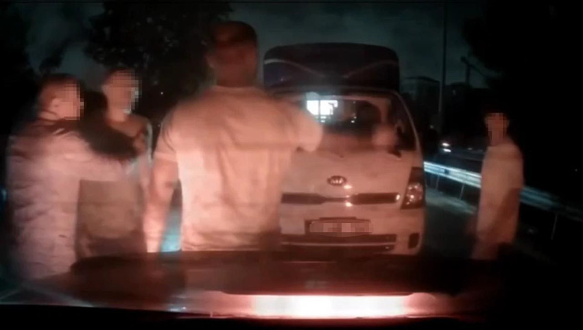 Trafik magandaları önce araca çarptı, sonra sürücüyü dövdü! - Resim: 3