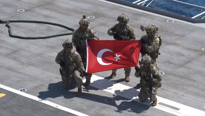 Türk Donanması'ndan dosta güven, düşmana korku! Mavi Vatan'da nefes kesen anlar - Resim: 4