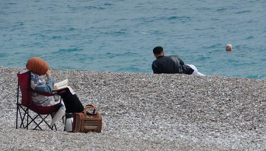 Bayram tatilinin son gününde sahile akın ettiler - Resim: 4