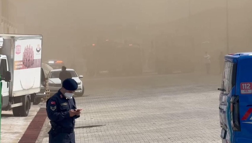 Sanayi sitesinde korkutan yangın: 3 depoyu alevler sardı - Resim: 3