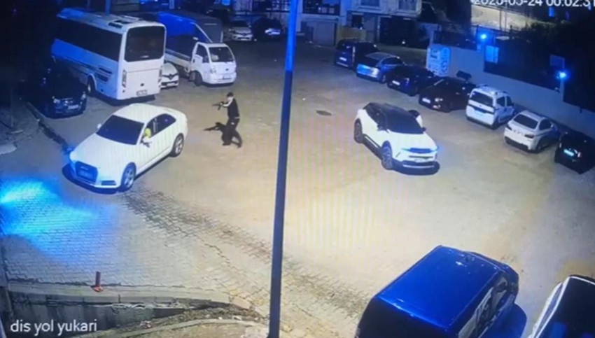 İstanbul'da film sahnelerini aratmayan çatışma: Kalaşnikofla taradılar! - Resim: 2
